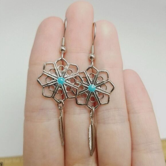 Vintage Feather Dangle Charm Earrings, Silver Tone Filigree Style Estate - Picture 2 of 6